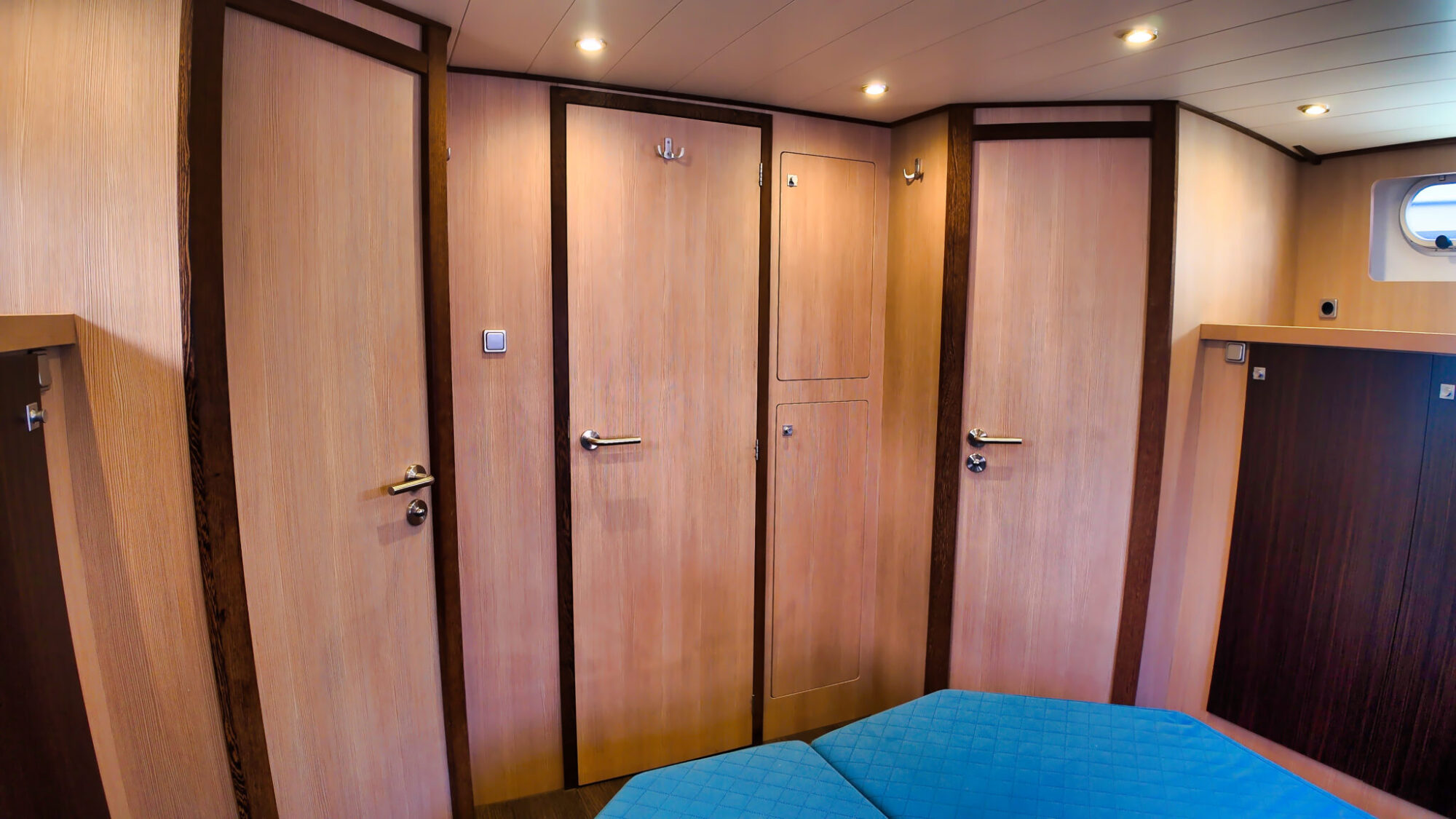 Aventura 43 AK Cabrio — foto 33 van 44