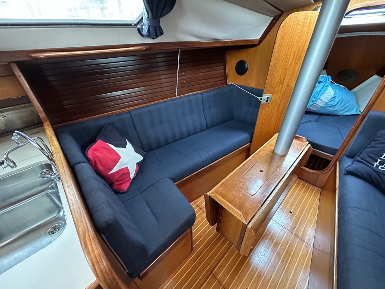 Beneteau First 325 — foto 2 van 4