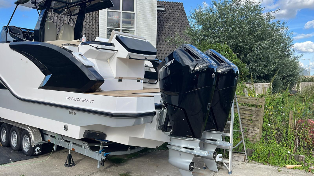 Grand ocean 37 met 2x 400pk mercury — foto 3 van 10