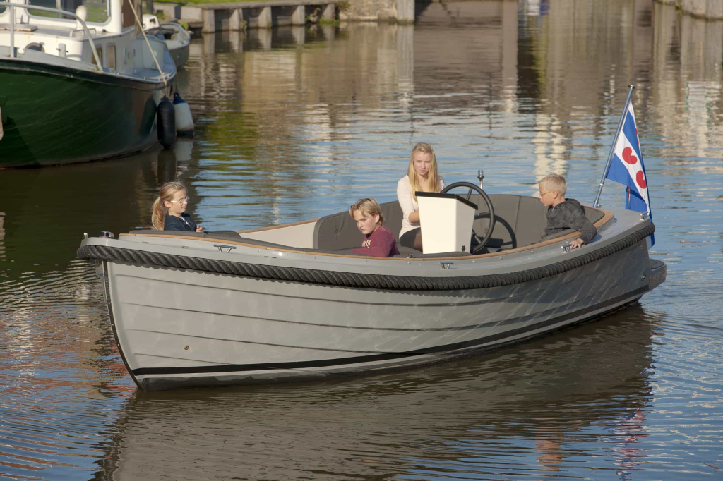 Waterspoor 707 | Luxe diesel/hybride tender | Vanaf €48.950,- — foto 23 van 26