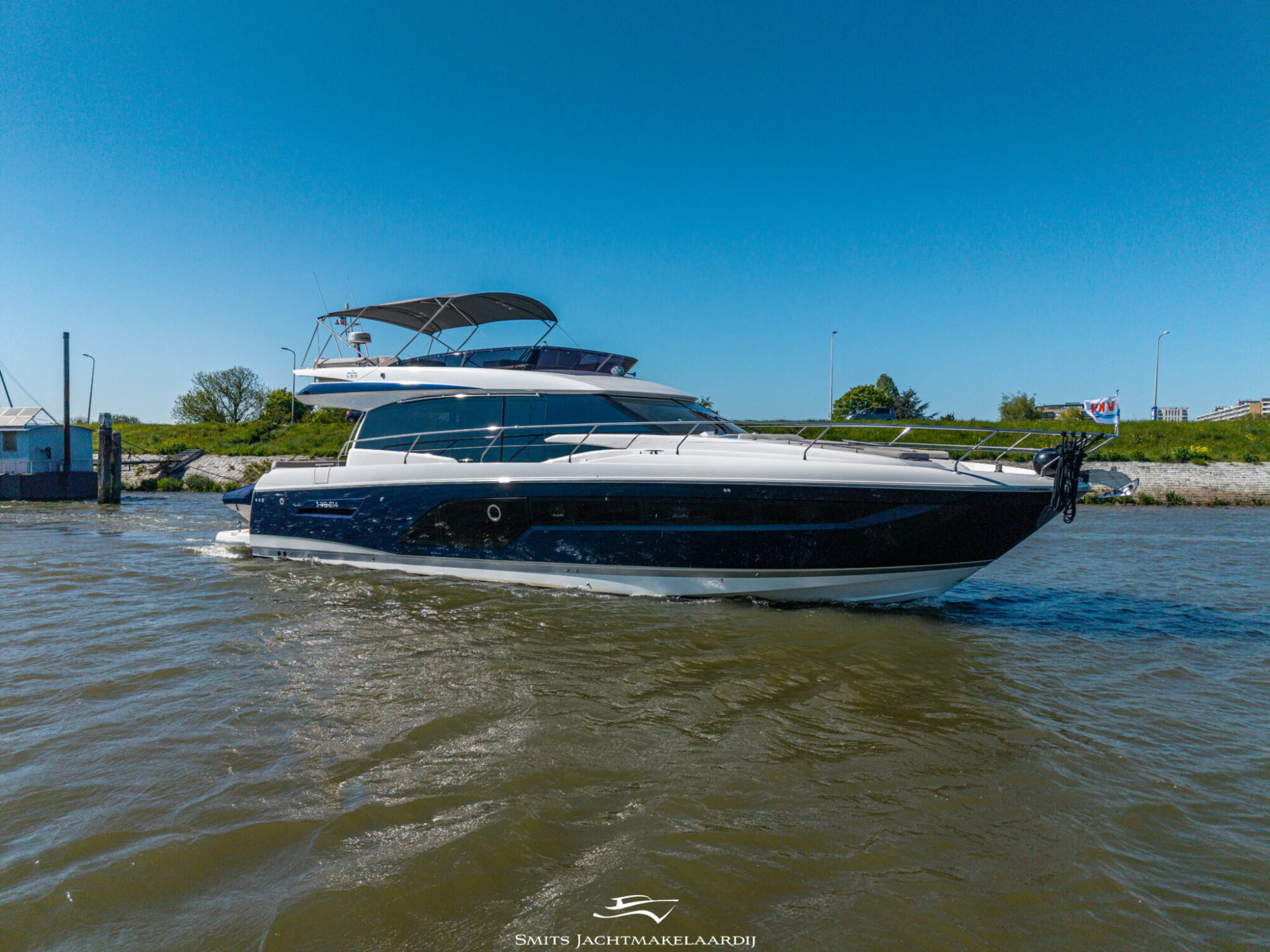 Prestige 590 Flybridge