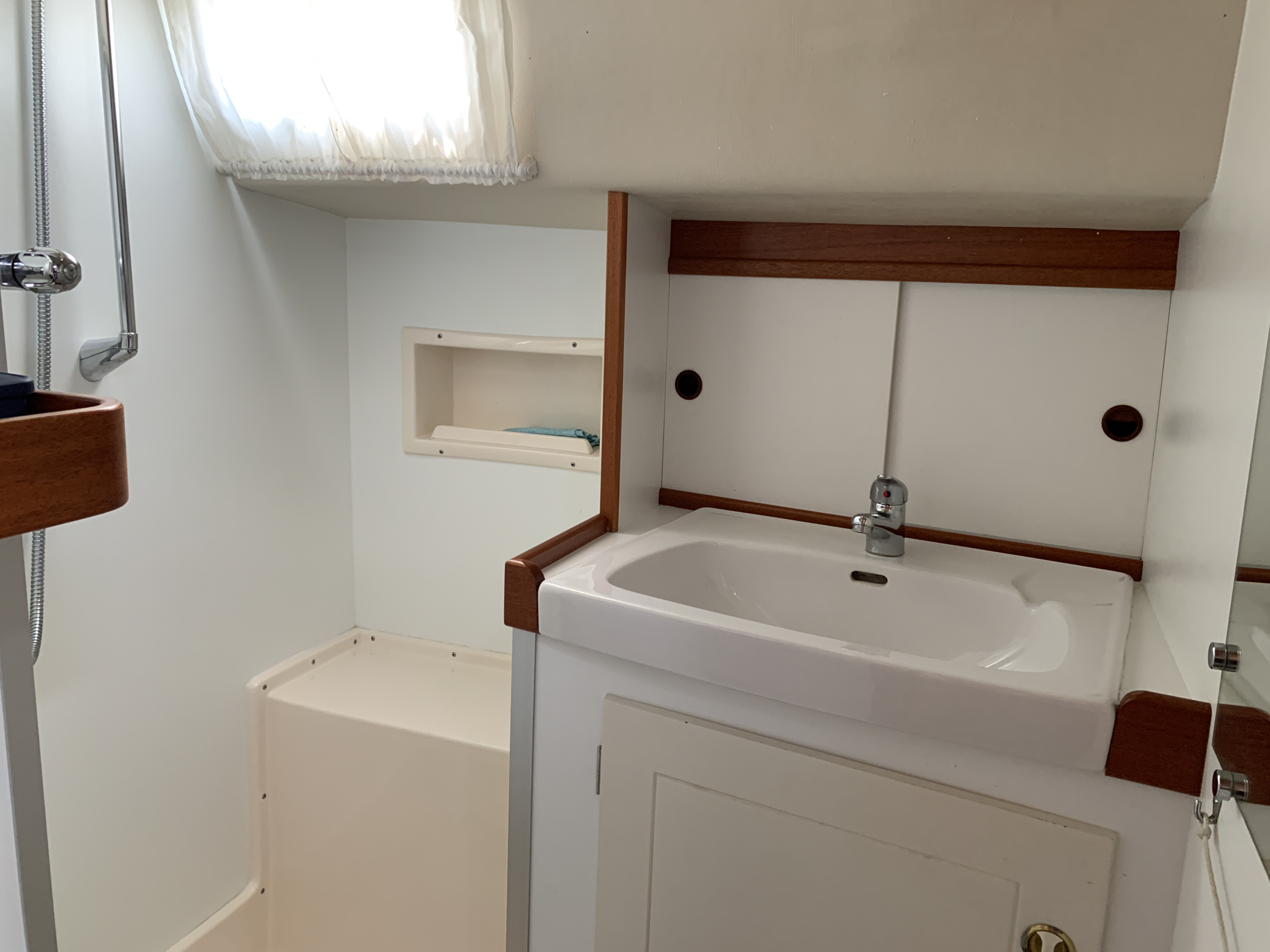 Hallberg-Rassy 42 — foto 59 van 77