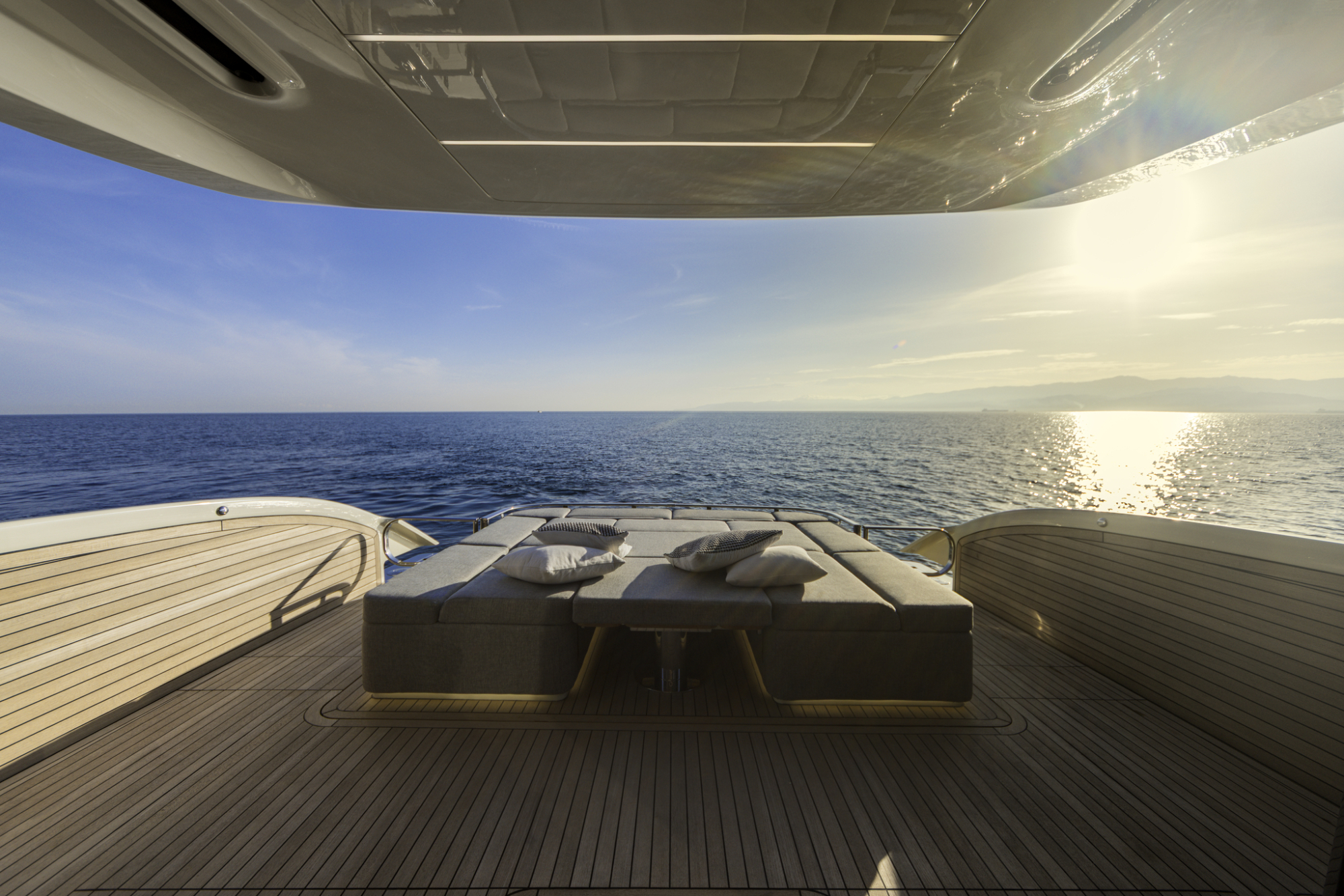Invictus yachts Invictus ST550 met 2x 950 pk Volvo IPS direct leverbaar — foto 14 van 28