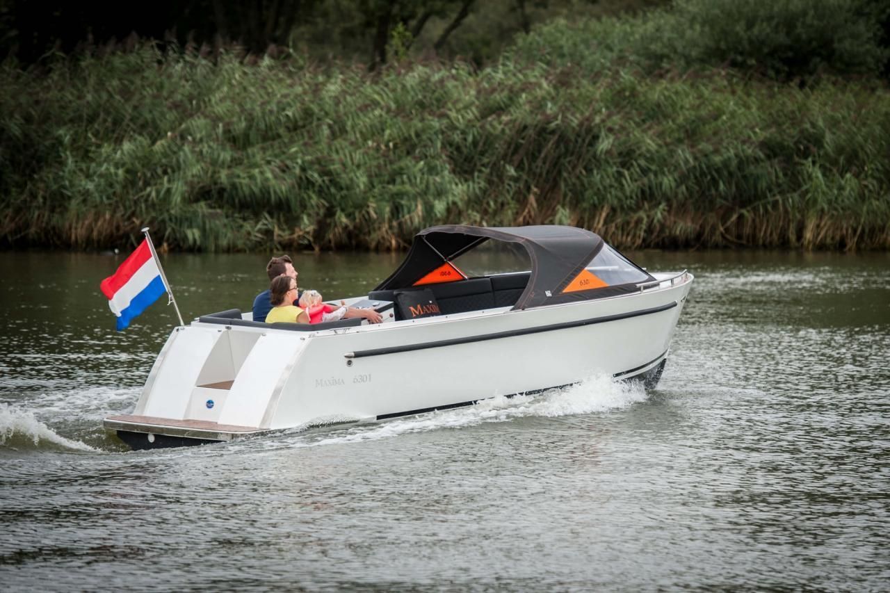 Maxima 730 tender — foto 2 van 28