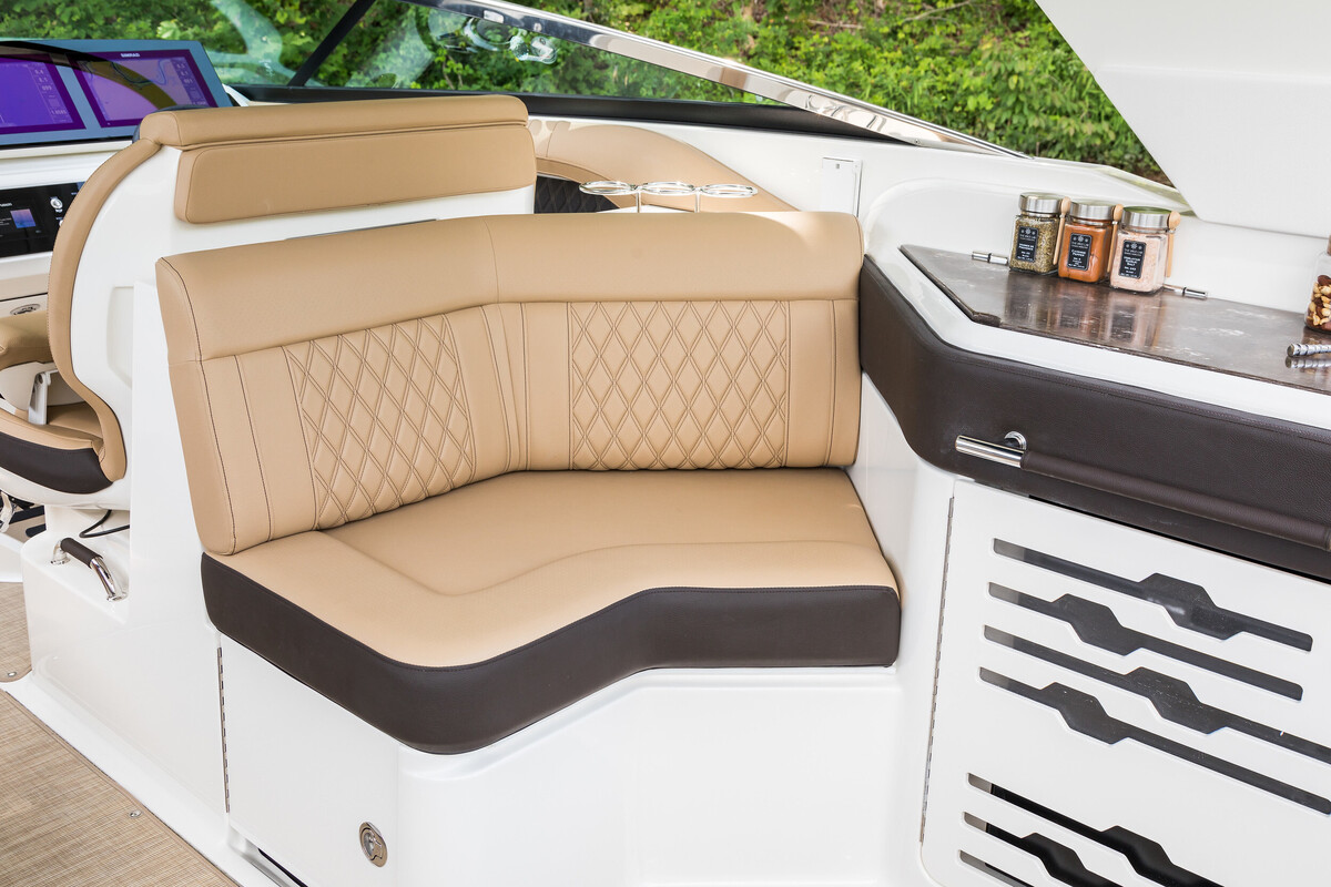 Sea Ray SLX 310 Outboard — foto 22 van 29