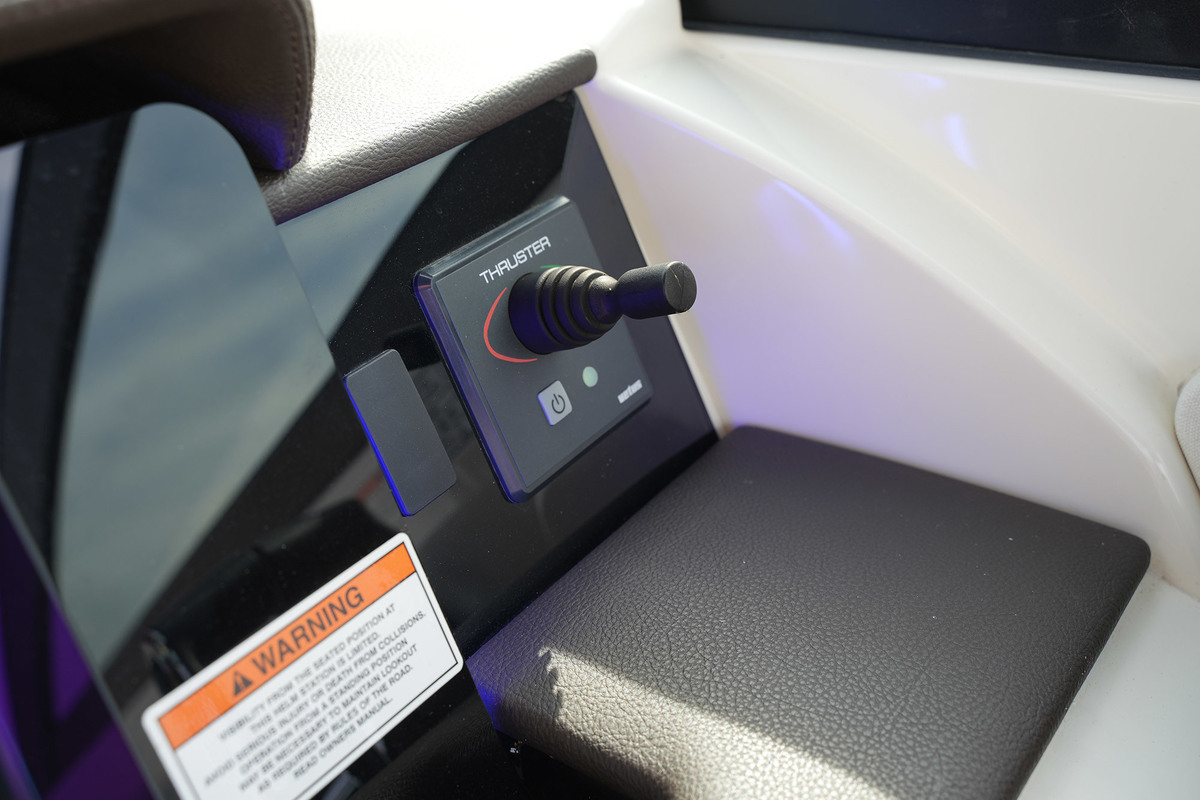 Sea Ray SDX 290 Outboard — foto 34 van 51
