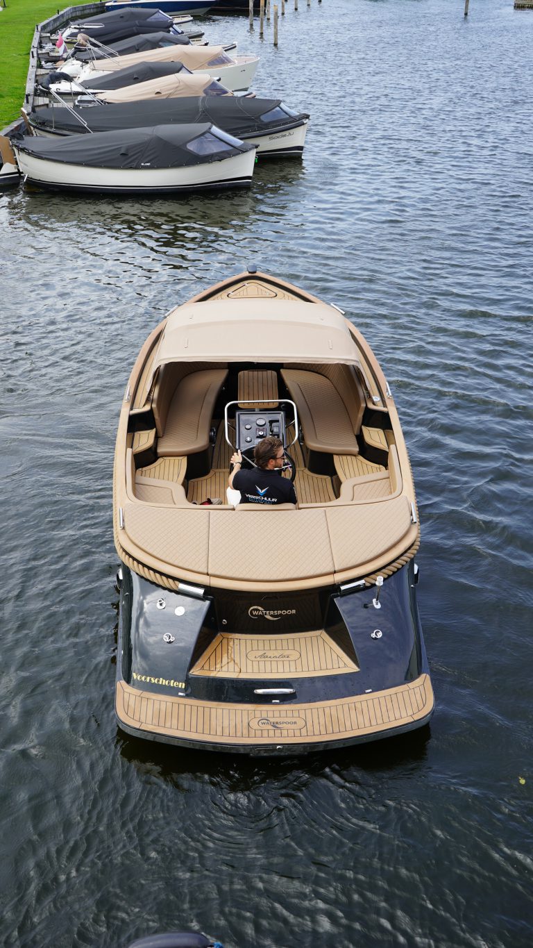 Waterspoor 717 Outboard  — foto 11 van 17