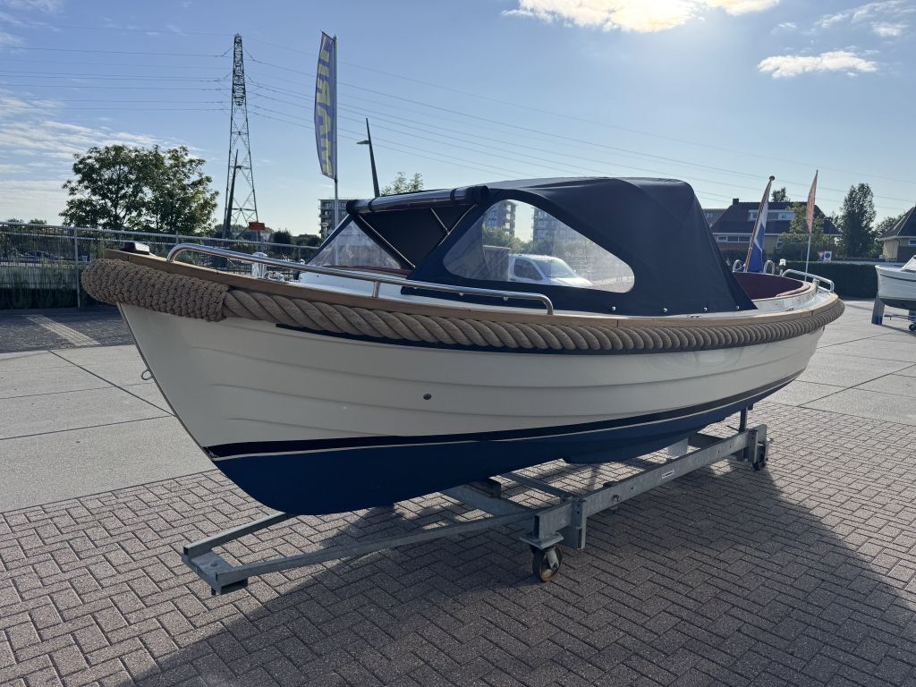 Maril 625 met Nanni 21 pk — foto 3 van 13