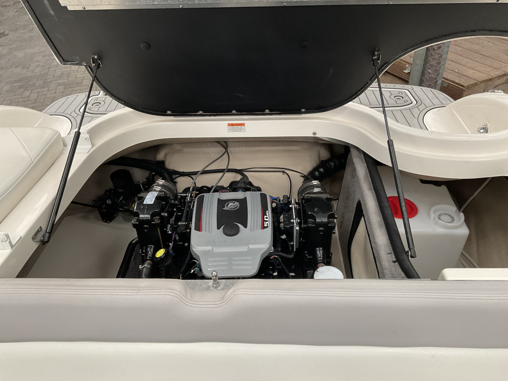 Bryant 246 Bowrider — foto 5 van 13