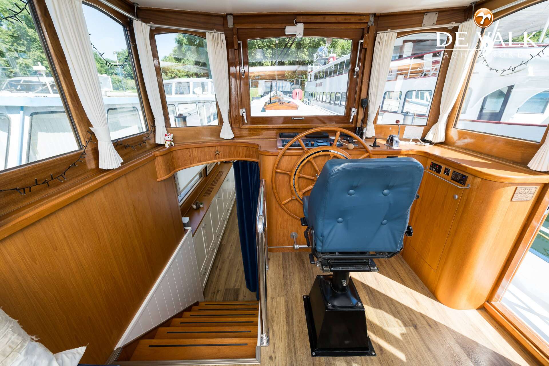 Luxe motor 28M — foto 24 van 44