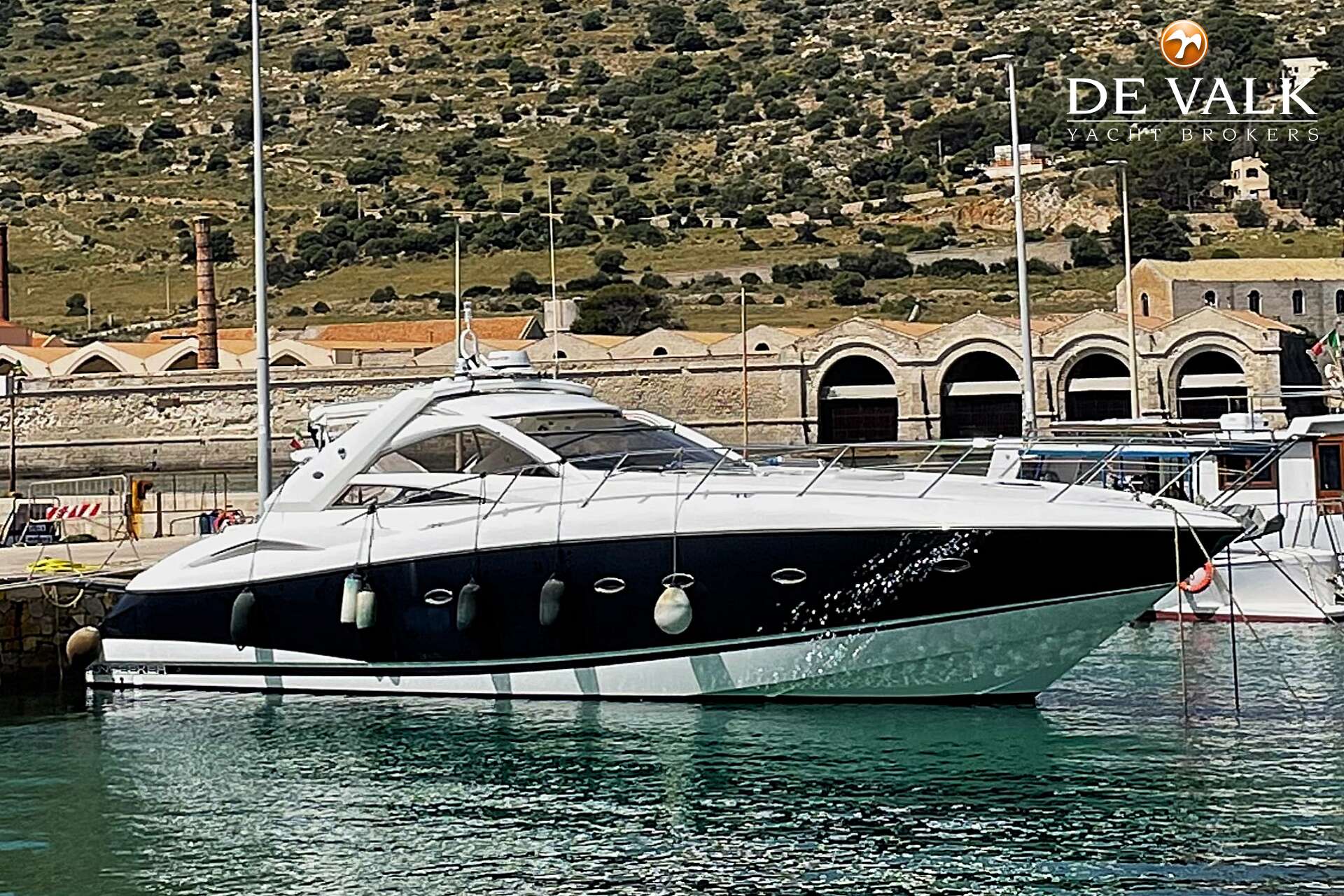Sunseeker Portofino 53 — foto 1 van 30