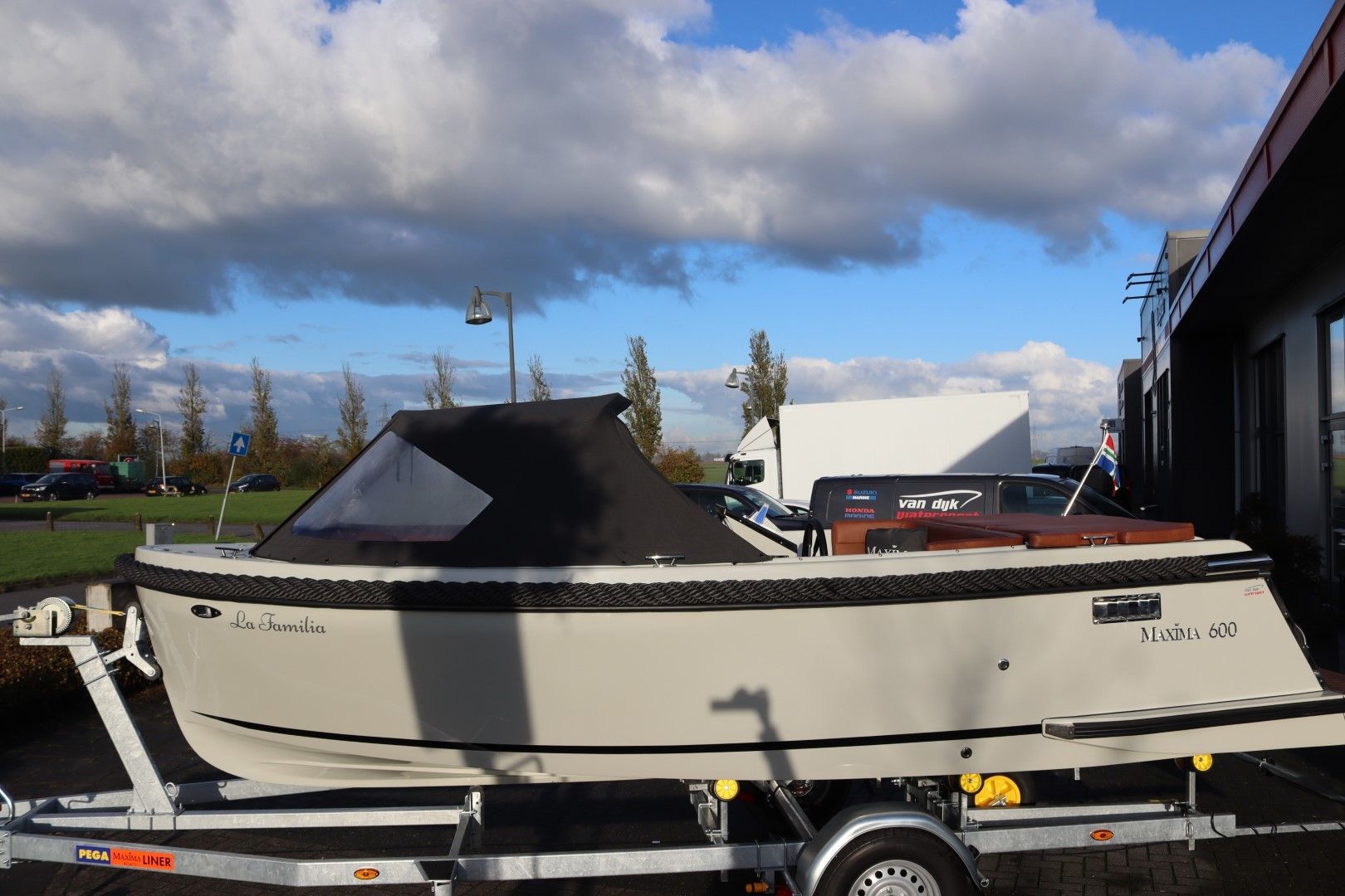 Maxima 600 Tender Met EPropulsion 6.0 Evo — foto 3 van 6