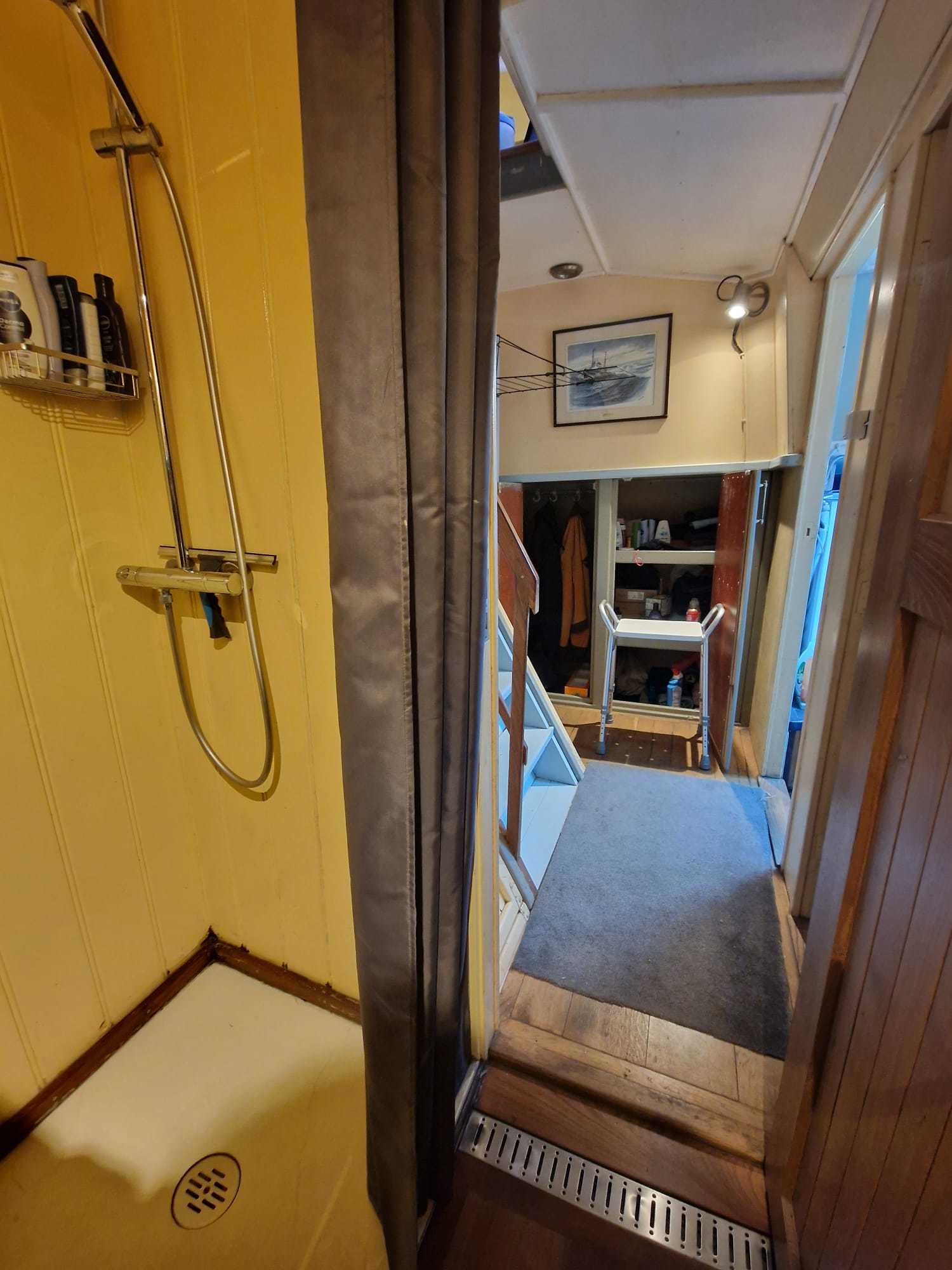 Ex Viskottter/ Varend Woonschip 21.05 — foto 29 van 75