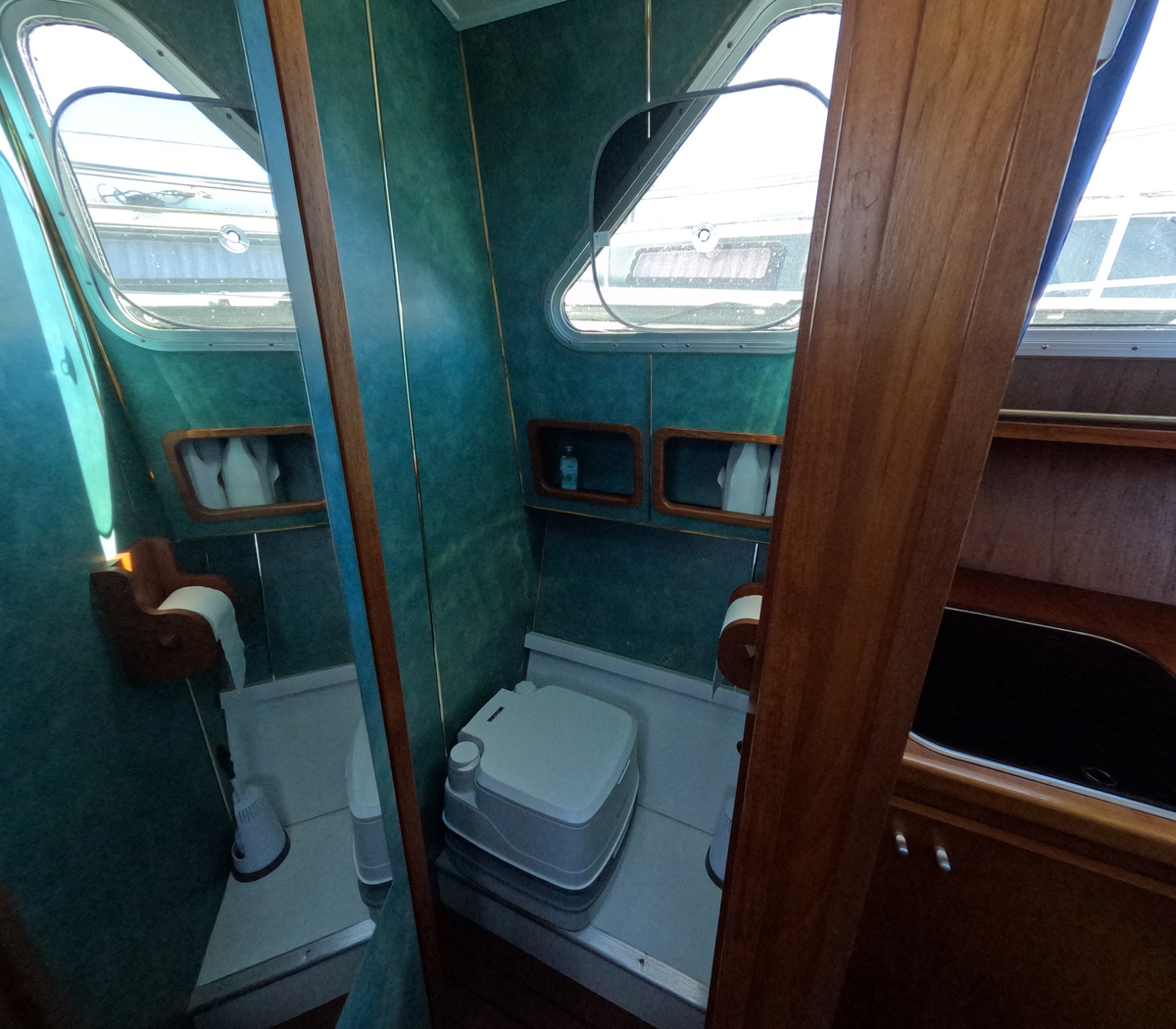Beachcraft 850 Refit — foto 15 van 36