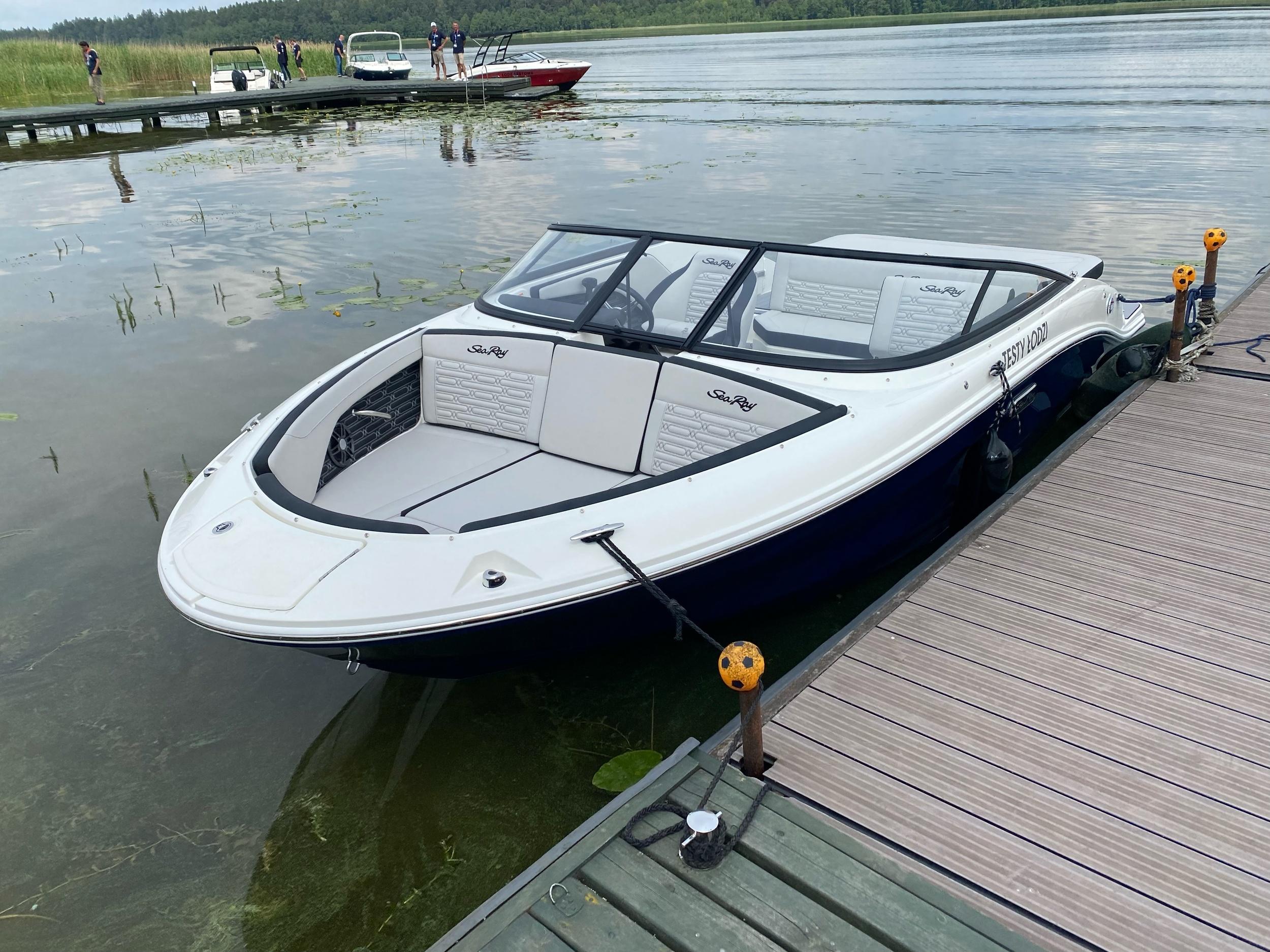 Sea Ray SPX 190 — foto 1 van 8