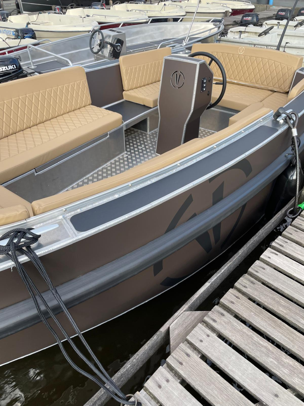 Mooie elektrische aluminium tender Vanvossen 650 — foto 2 van 7