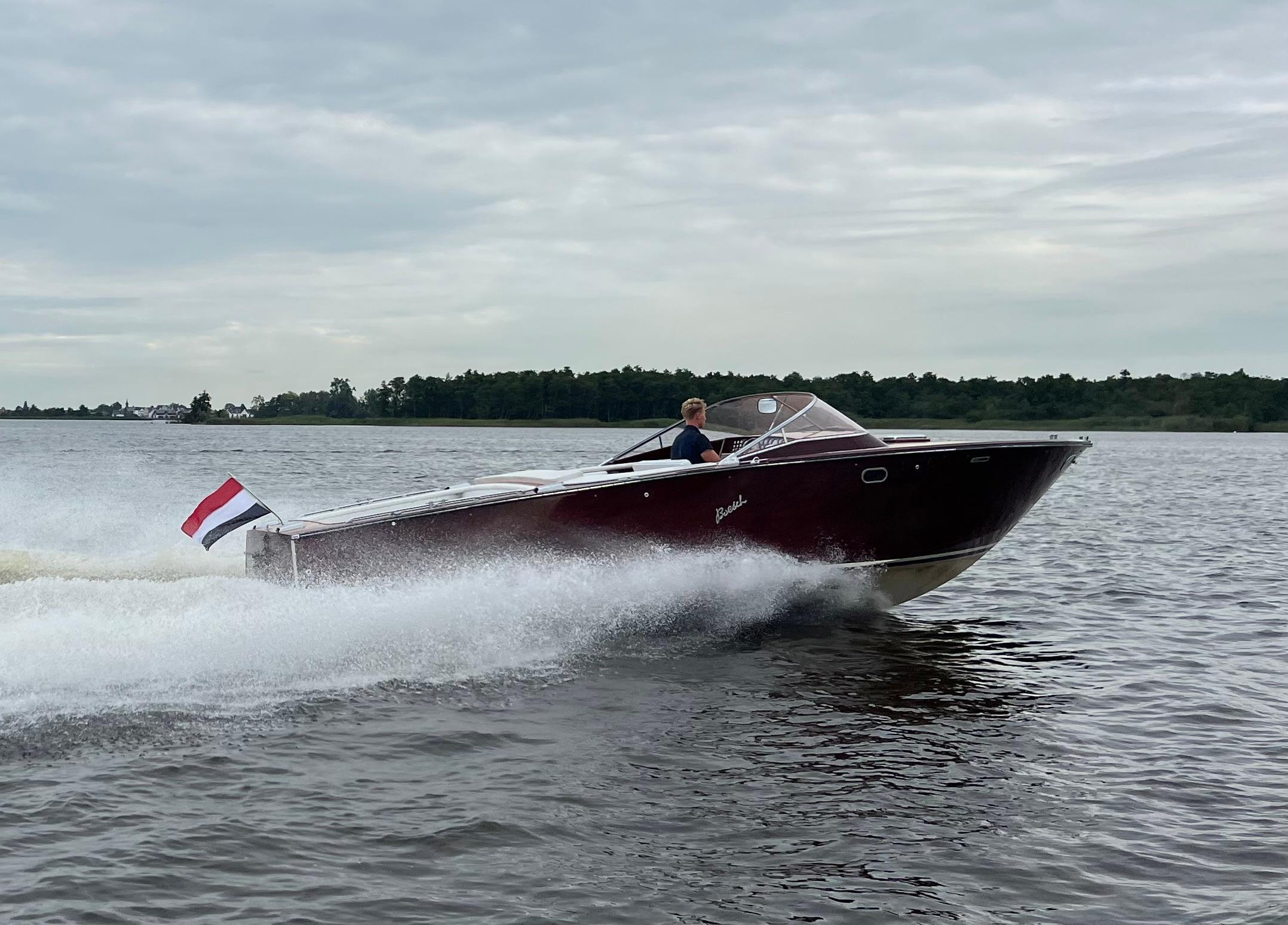 Boesch 850 Runabout Deluxe — foto 16 van 40