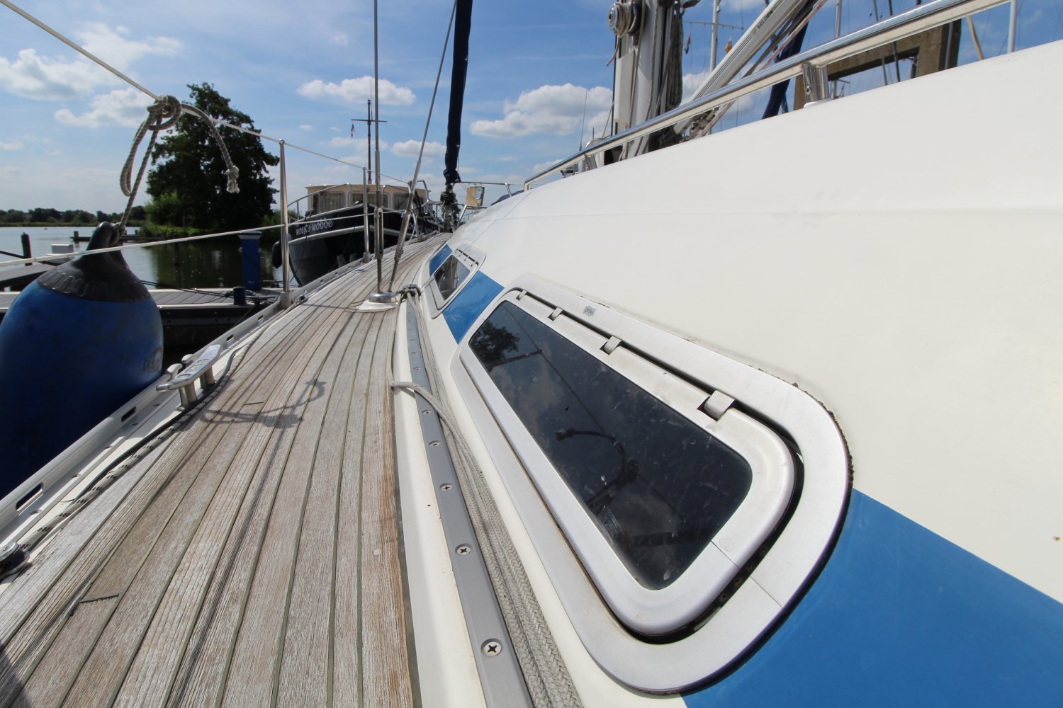 Bavaria - Sailing Yacht - GRP (Polyester) - 1996 - € 43.500 — foto 4 van 11