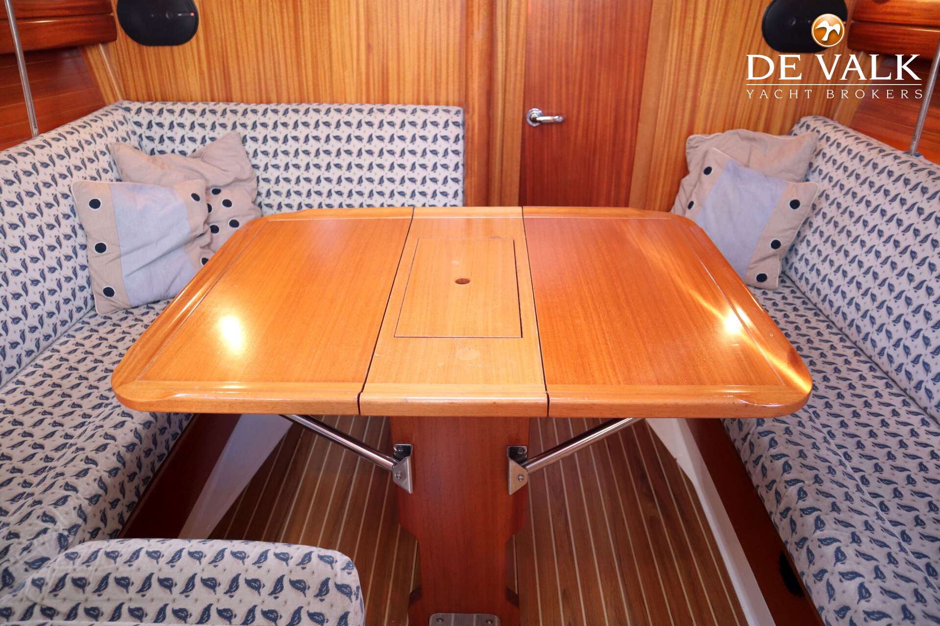 Dufour 35 Classic — foto 28 van 38