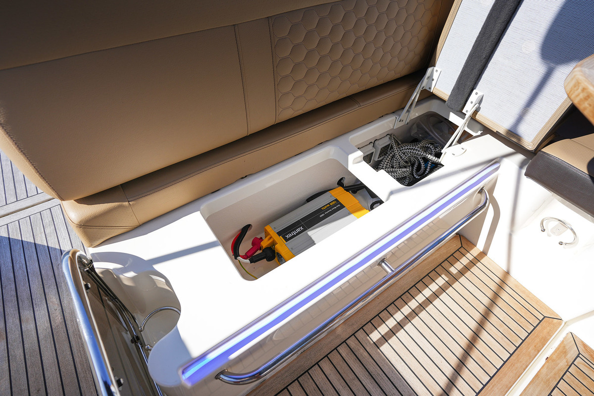 Sea Ray Sundancer 290 — foto 37 van 76