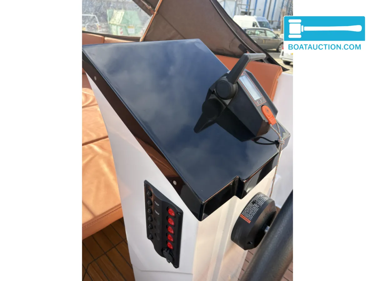 Maxima 600 Tender — foto 8 van 19