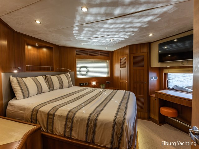 Trader 42 - Cabrio — foto 40 van 76