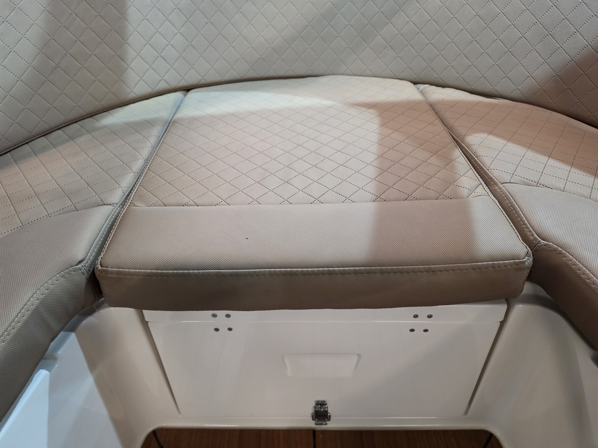 Elegante Lifestyle 616 Sloep, 50PK Suzuki, Cremewit Ral 9001 — foto 8 van 12