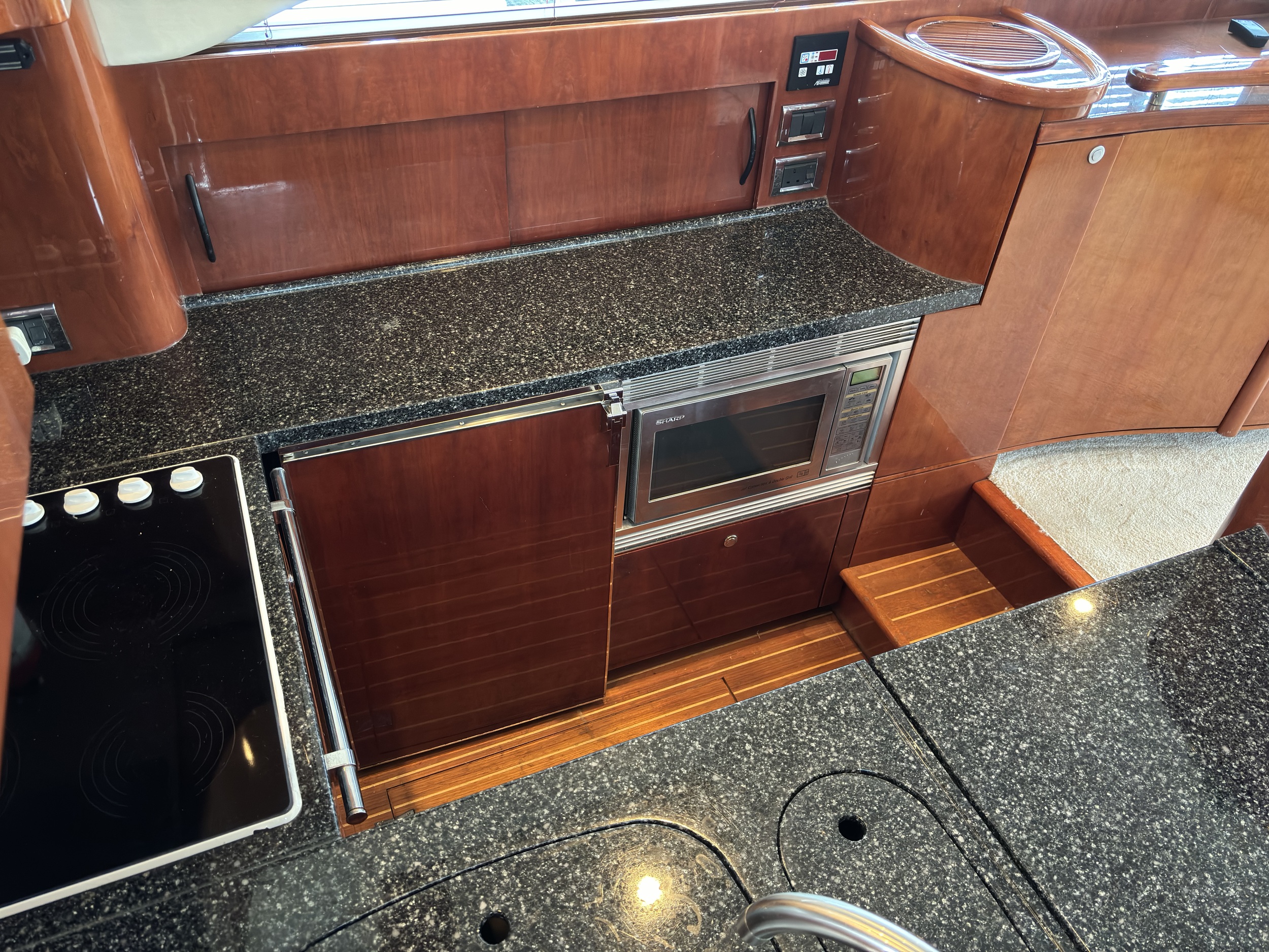 Fairline Squadron 58 — foto 8 van 21