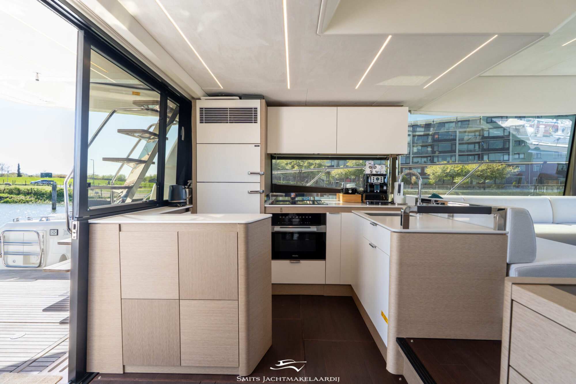 Prestige 590 Flybridge — foto 3 van 154