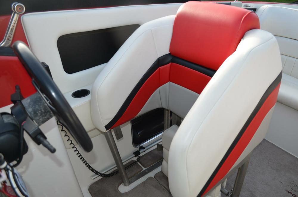 Donzi 30 "Black Widow" — foto 14 van 20