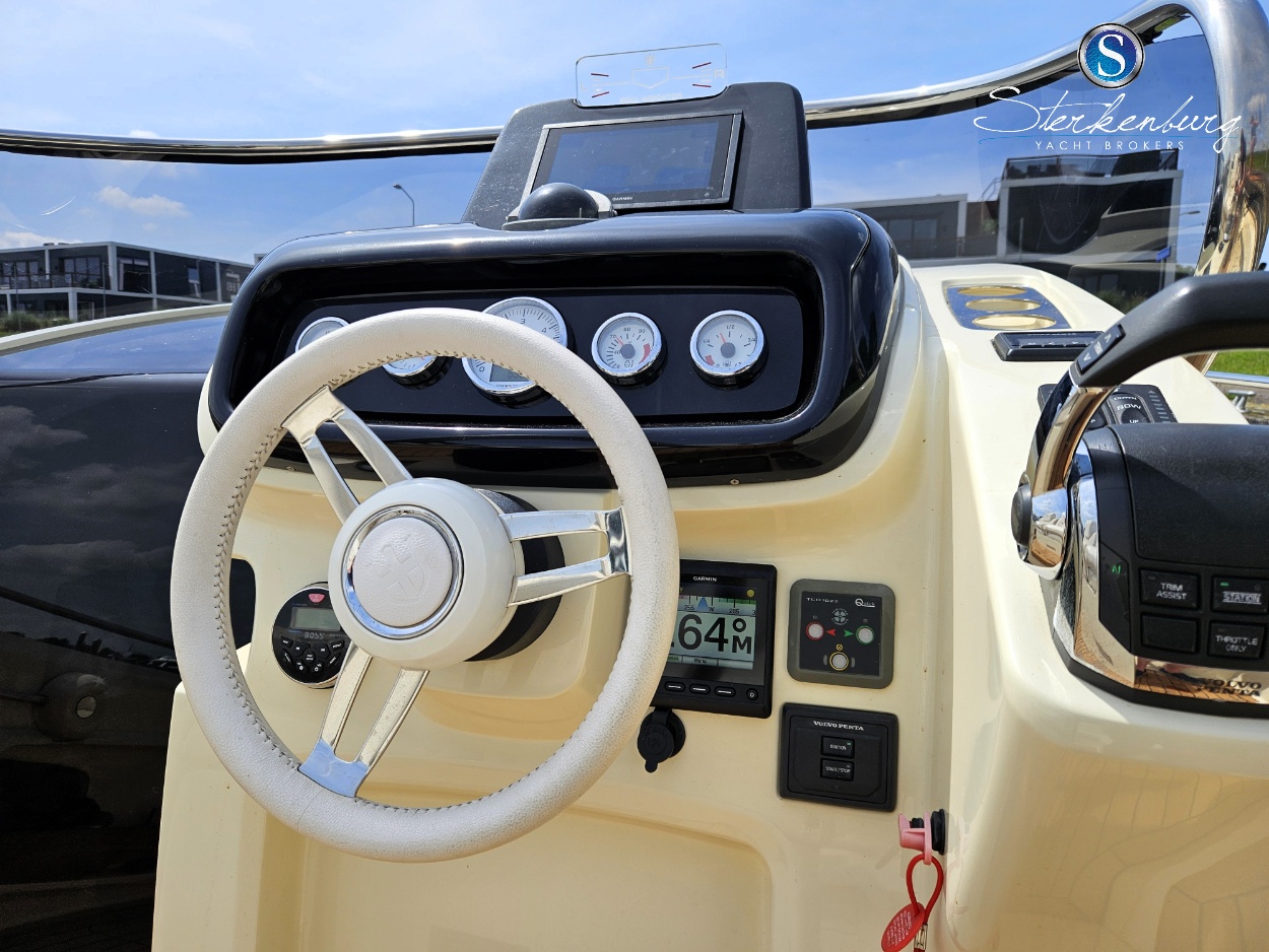 Invictus 280 GT — foto 21 van 42