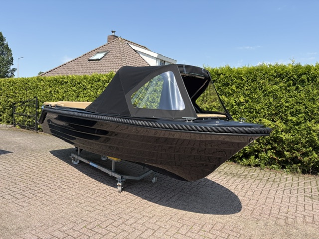 Extra luxe Coastliner 545 met Tohatsu 20 PK en buiskap — foto 5 van 18