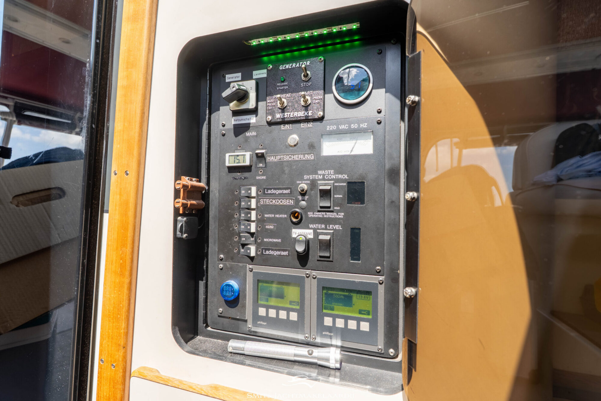Sea Ray 370 Express Cruiser — foto 11 van 59