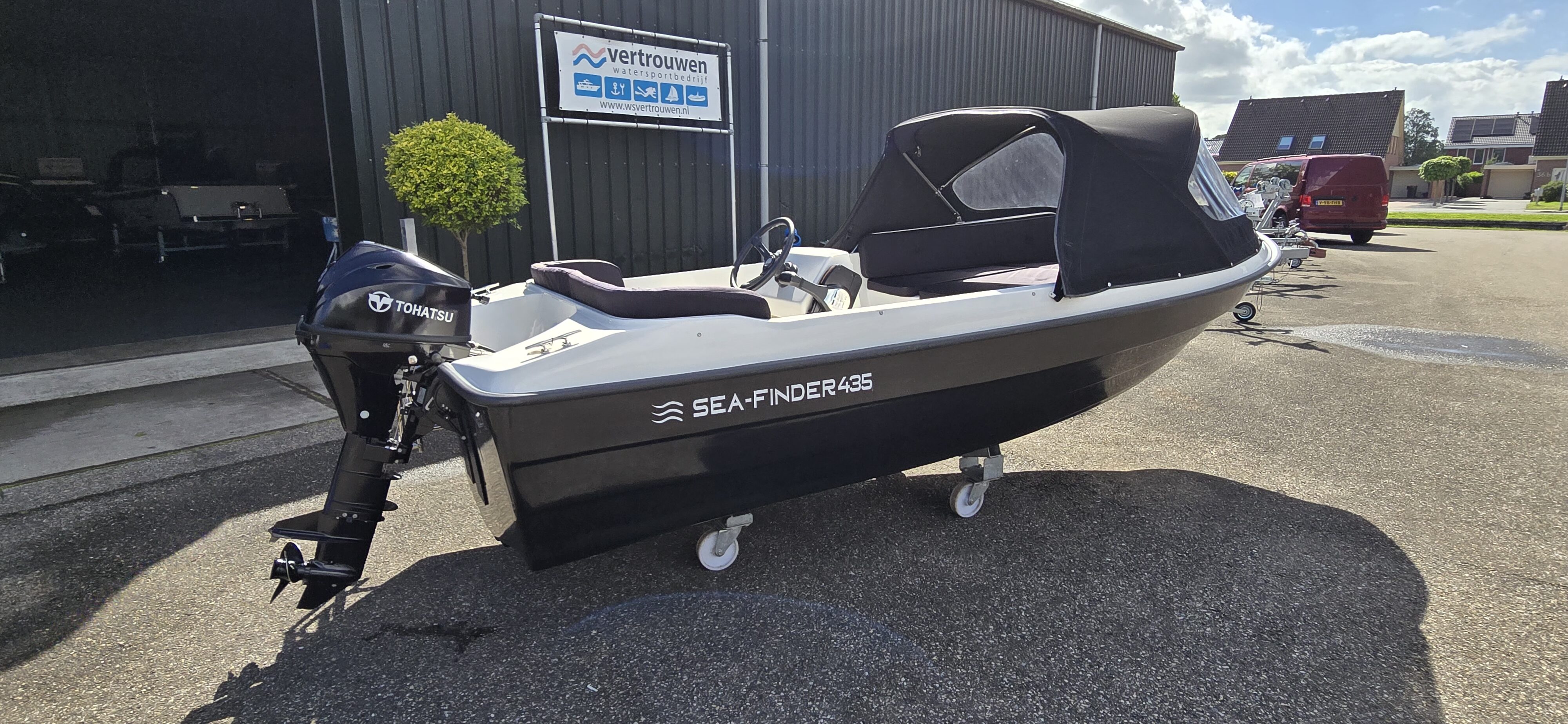 1 jaar gebruikte sea-finder 435 met 9.8 pk Tohatsu – WS Vertrouwen
