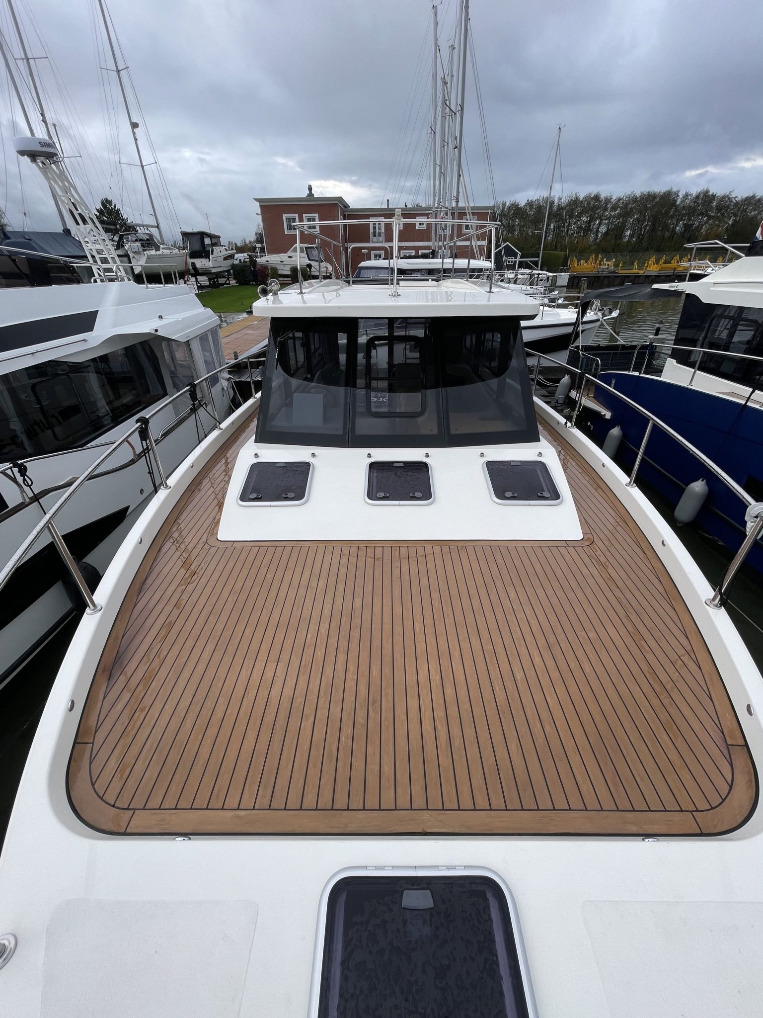 Cobra Futura 36 — foto 2 van 2