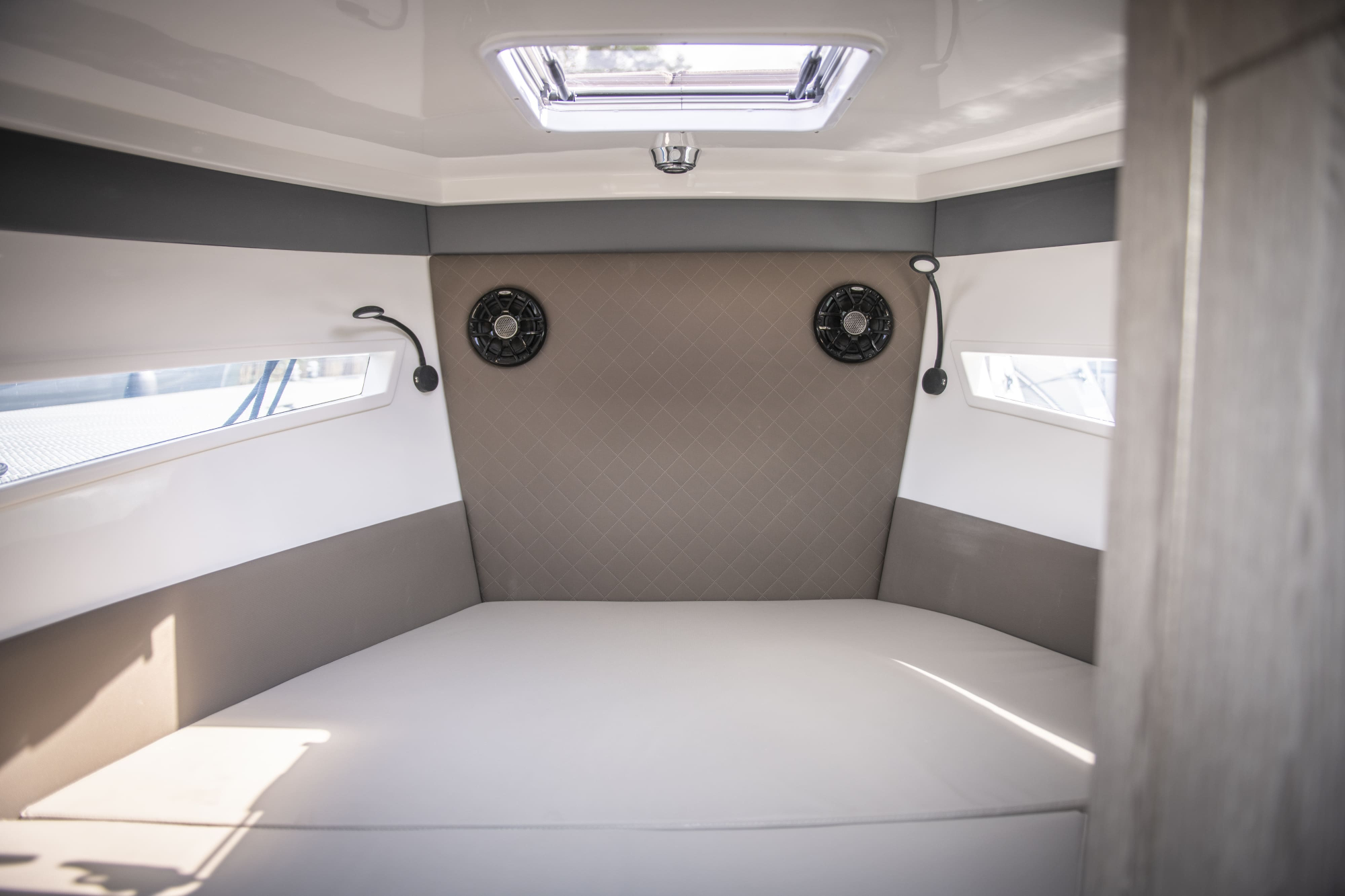 Maxima Boats 800 Cabin — foto 13 van 21