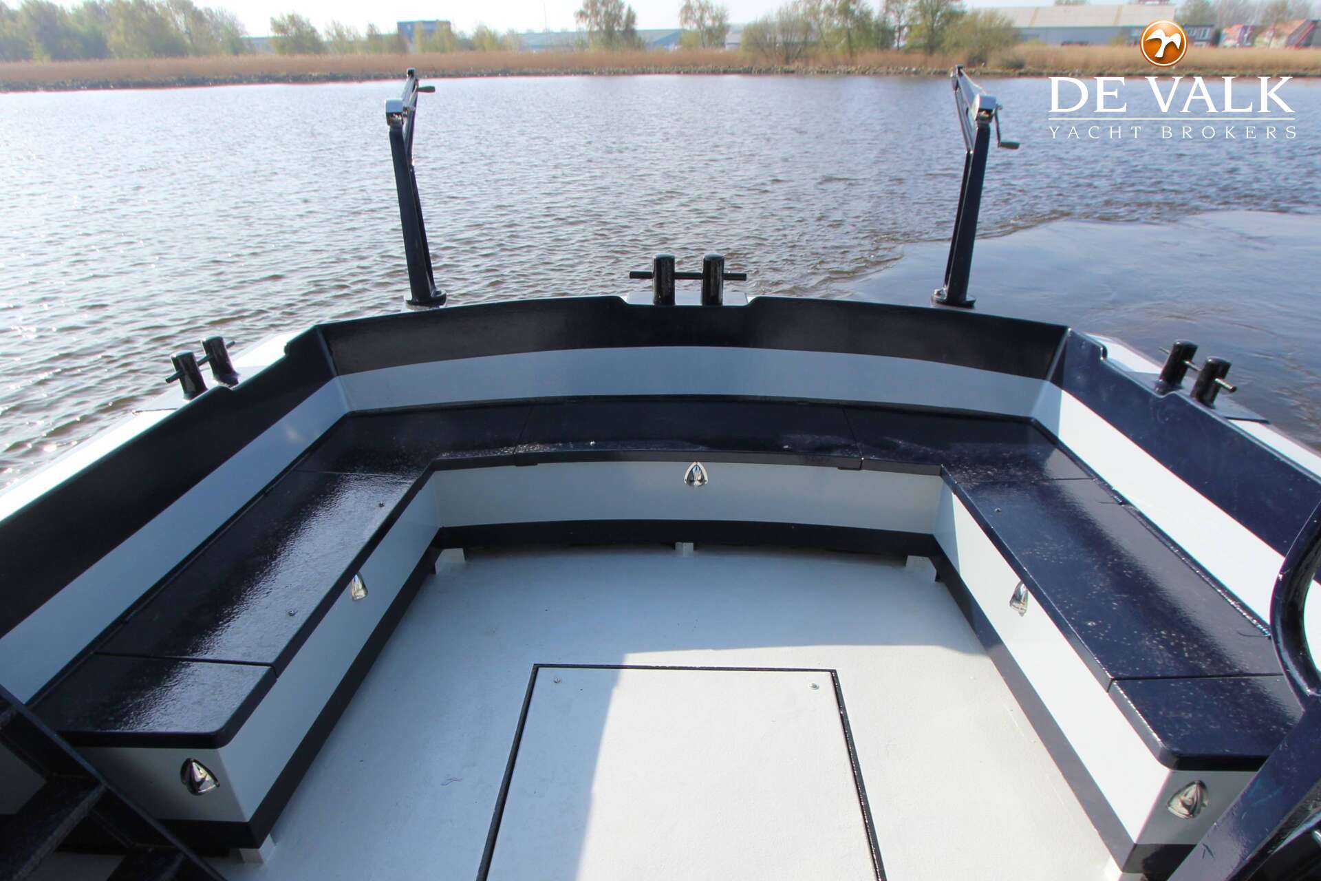 Striker 44 — foto 8 van 32