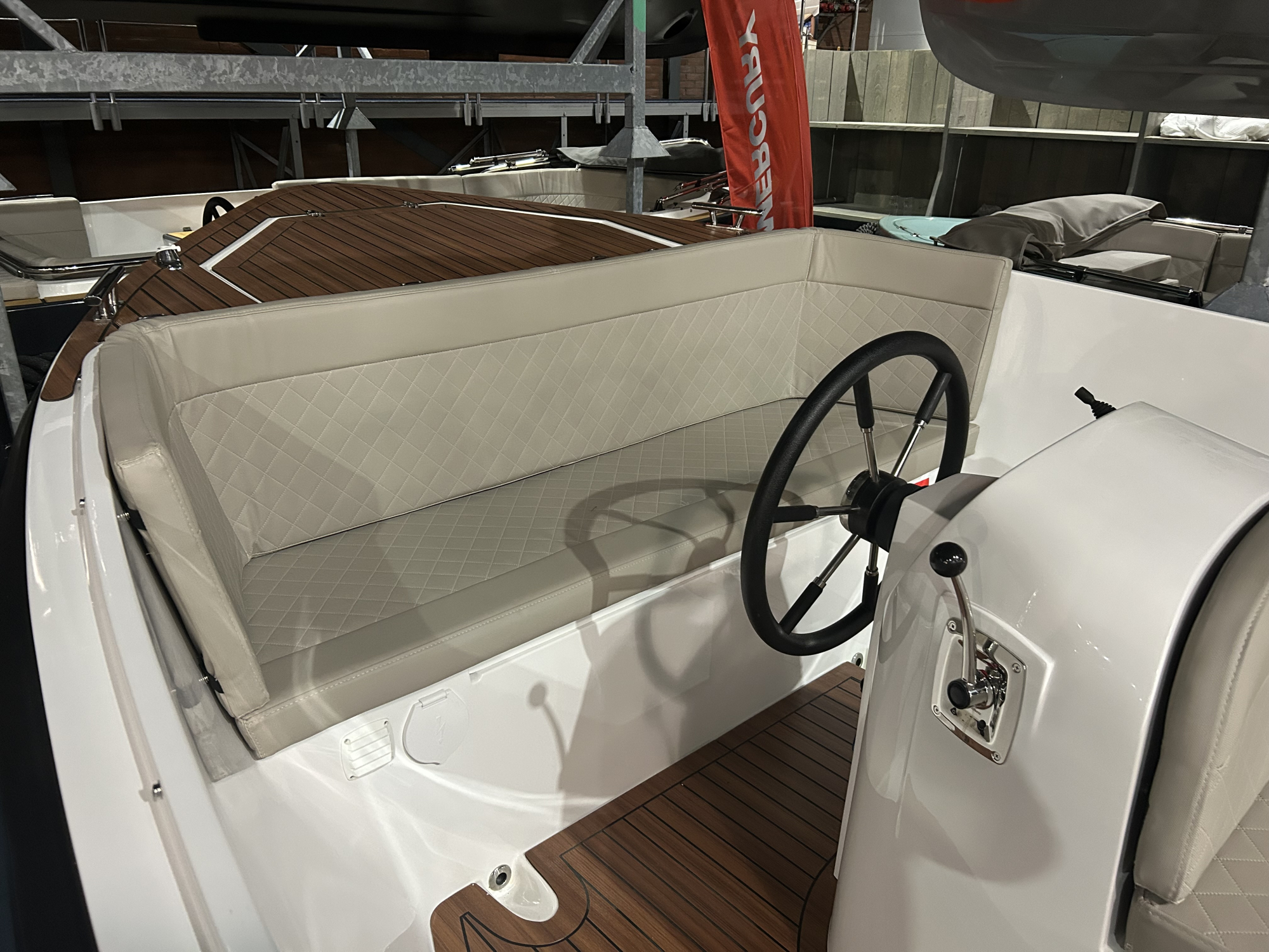 Maxima Boats 750 Flying Lounge RAL 7030 op voorraad — foto 5 van 9
