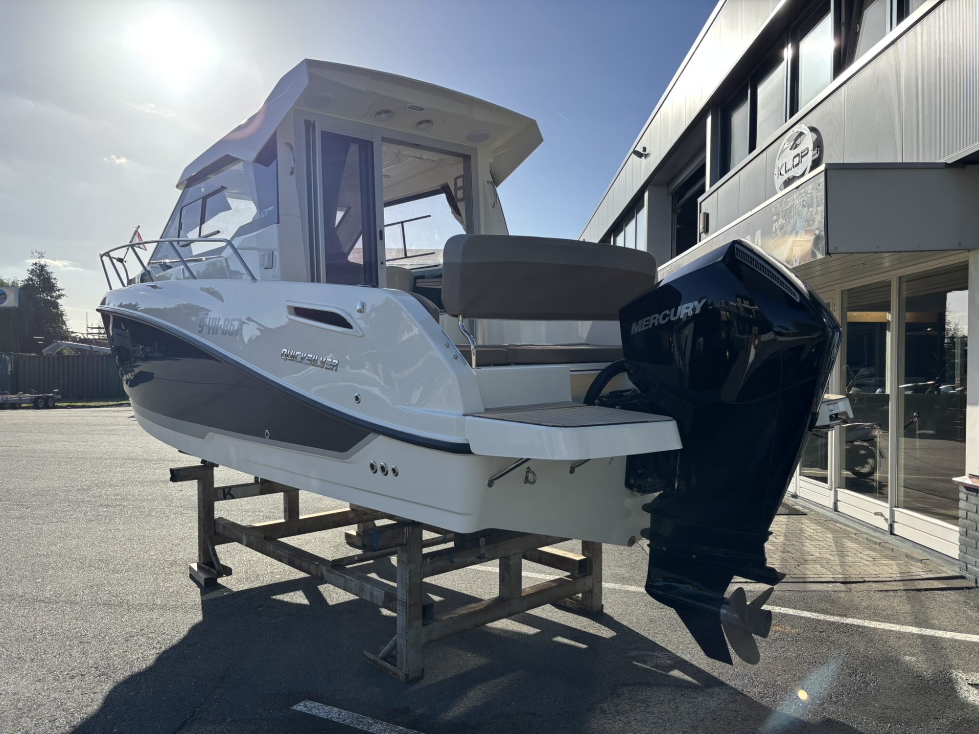Quicksilver 675 weekend met Mercury 175 pk V6 — foto 3 van 19