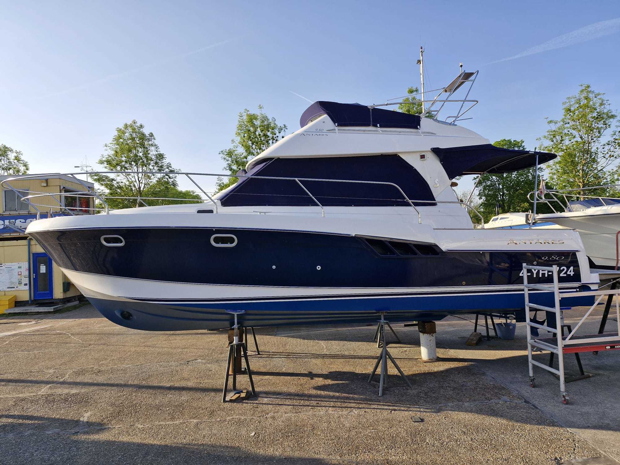 Beneteau Antares 9.80 — foto 29 van 33