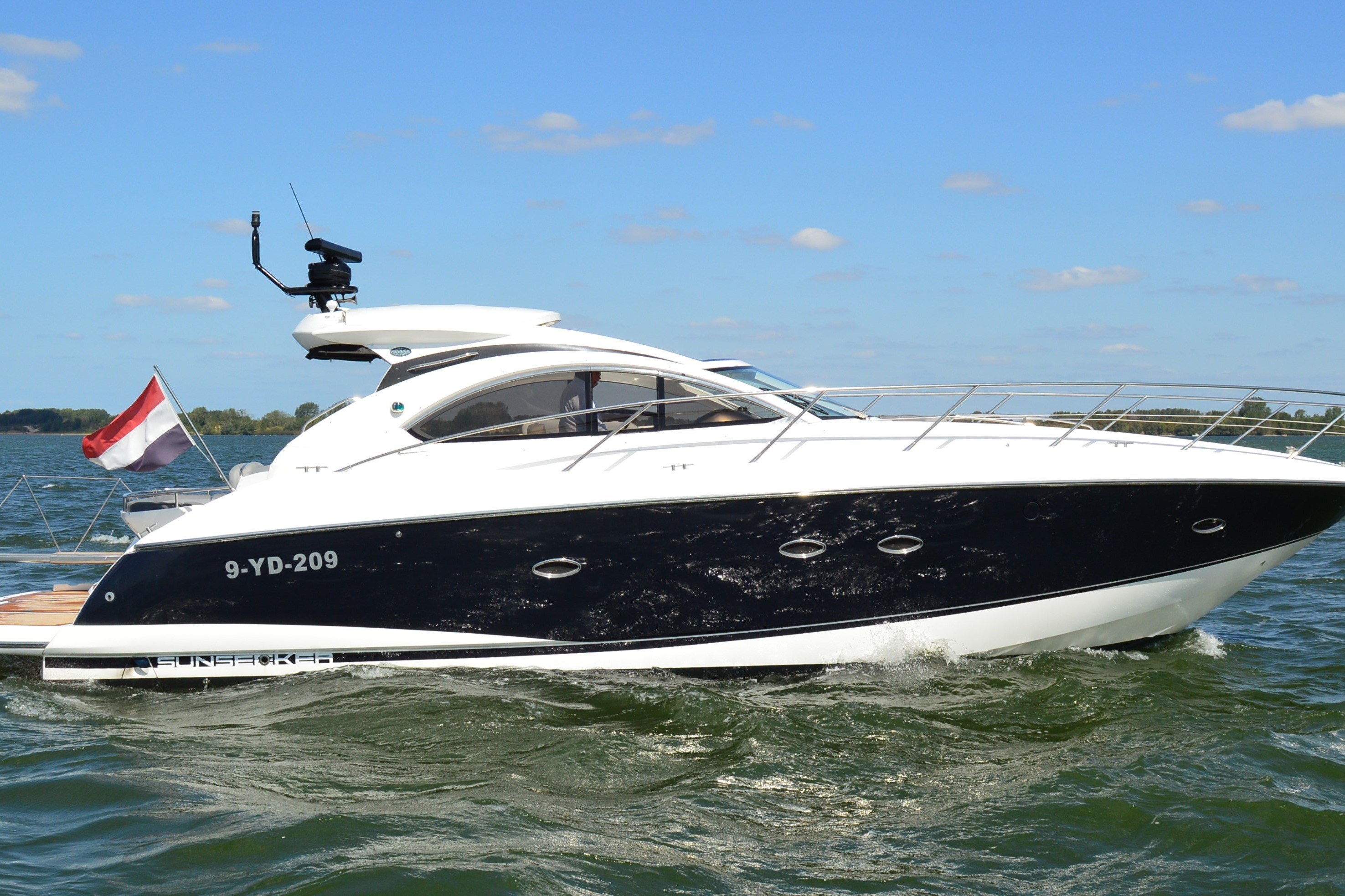 Sunseeker Portofino 47 — foto 2 van 92