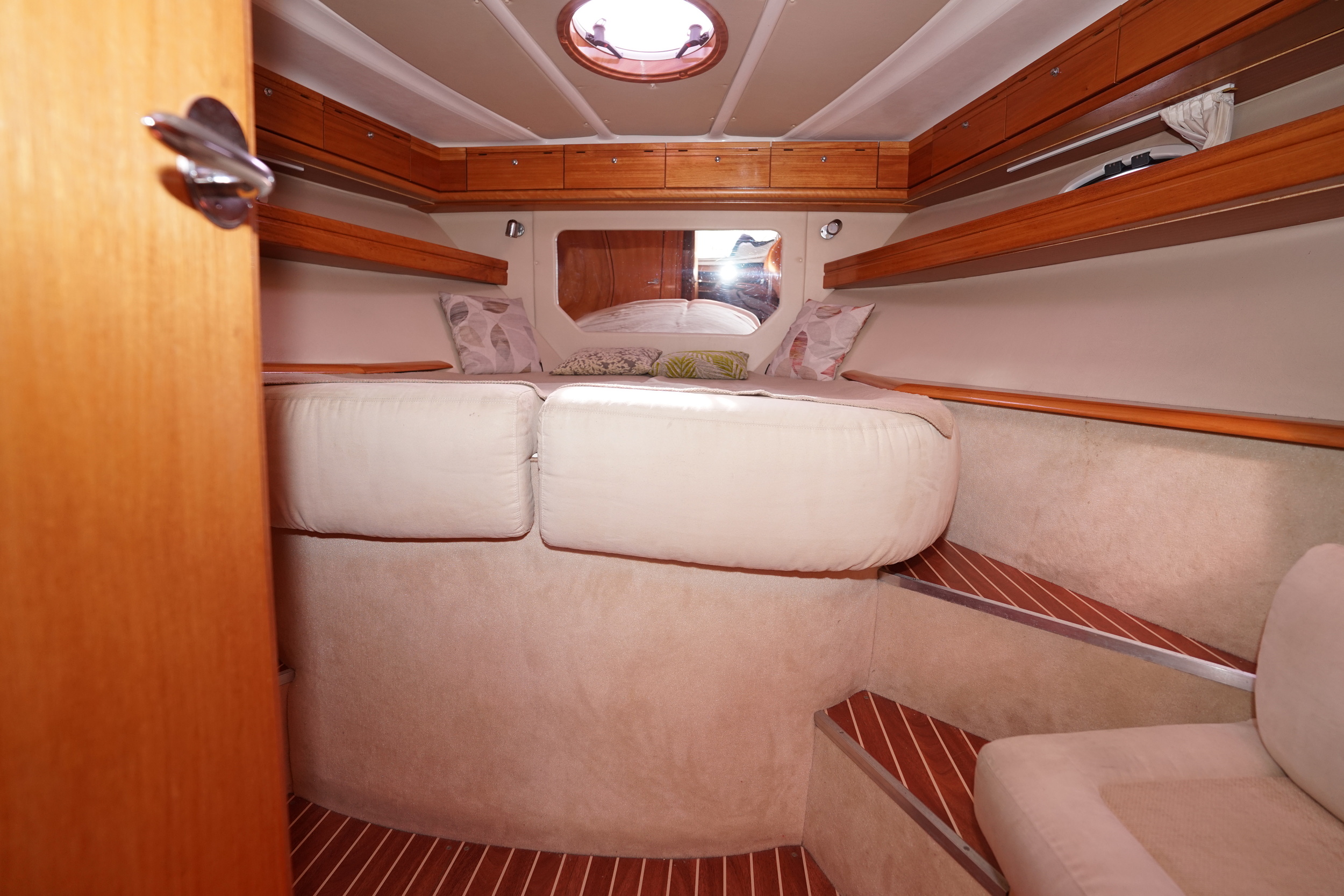 Bavaria 42 HT Sport IPS-500 - hydraulic platform — foto 22 van 42