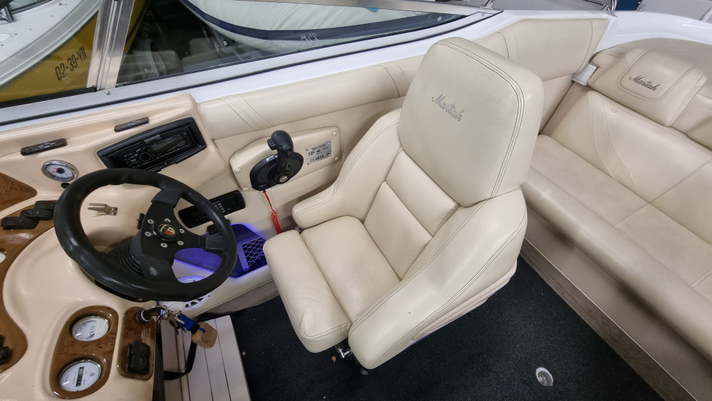 Mariah Z258 Shabah met MerCruiser 7,4 MPI DuoProp met 310pk (BOMVOL!) — foto 13 van 31