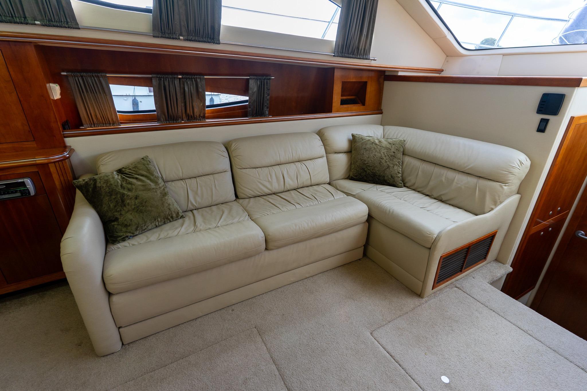 Cruisers Yachts 415 Express Motoryacht — foto 99 van 100