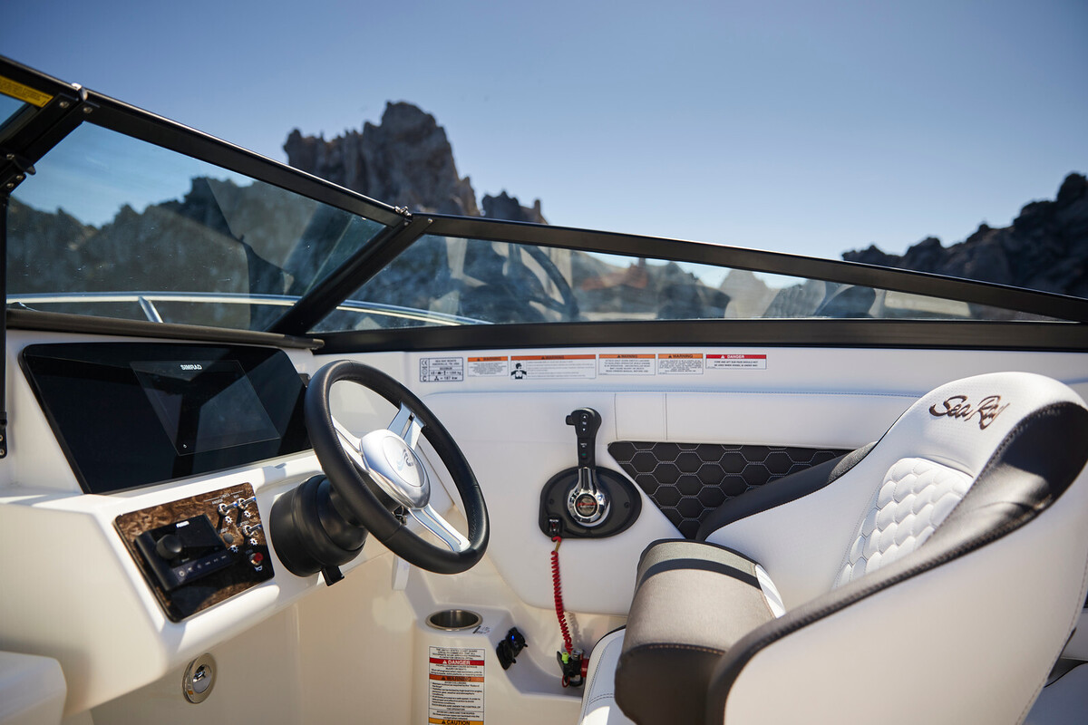 Sea Ray Sun Sport 230 — foto 9 van 13