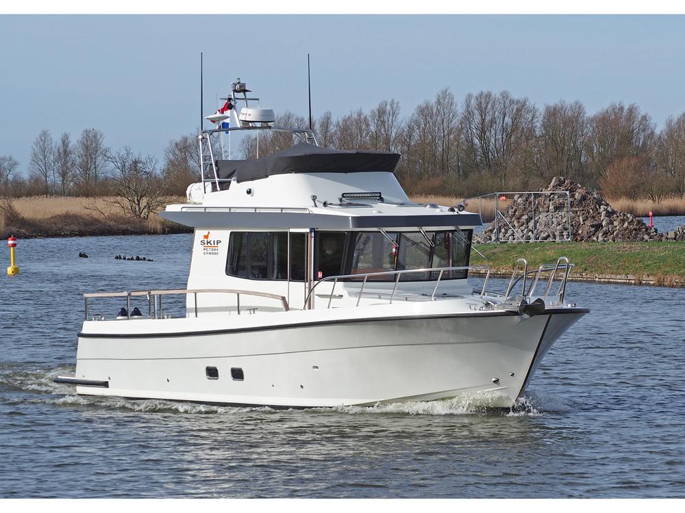 Oy Botnia Marin AB, Malax (Finland) Targa 37 Flybridge — foto 4 van 11