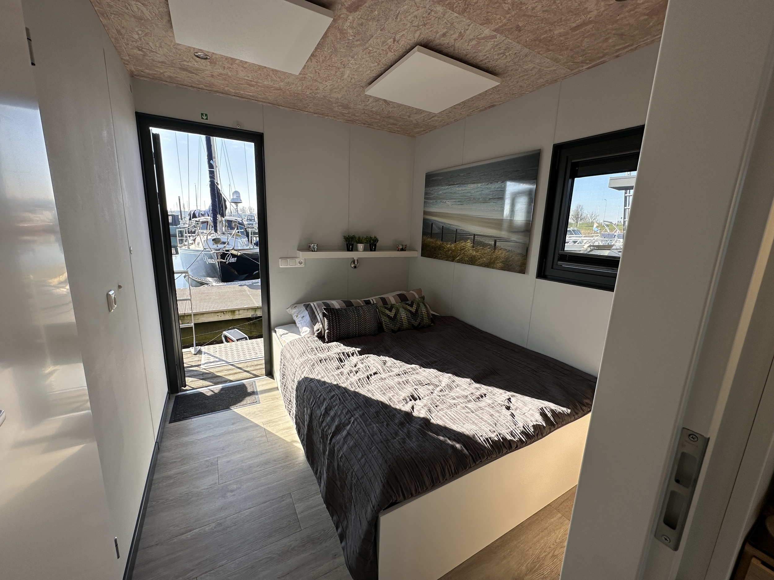 Gielissen Marin Home 32 Tiny Houseboat — foto 22 van 43