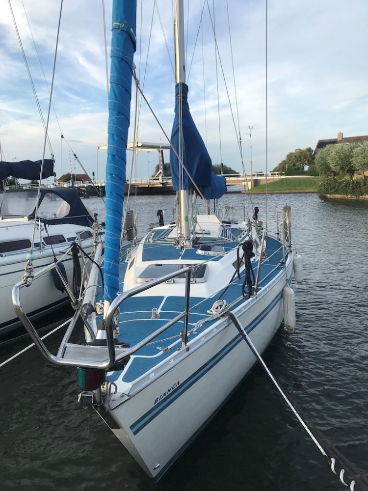 Bianca - Sailing Yacht - GRP (Polyester) - 1990 - € 19.900 — foto 3 van 11