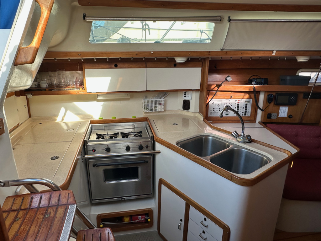 Catalina  320  — foto 11 van 20