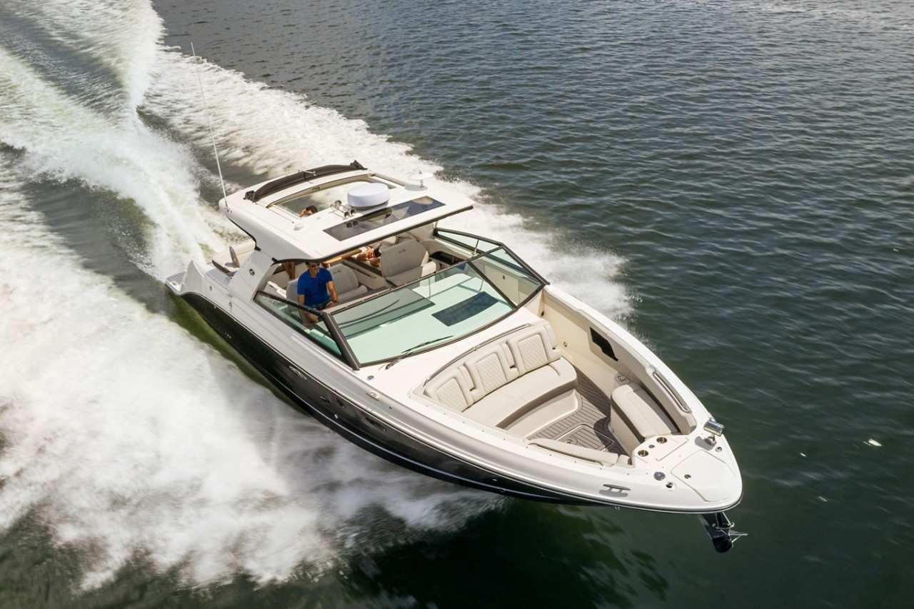 Sea Ray SLX 400 — foto 1 van 14